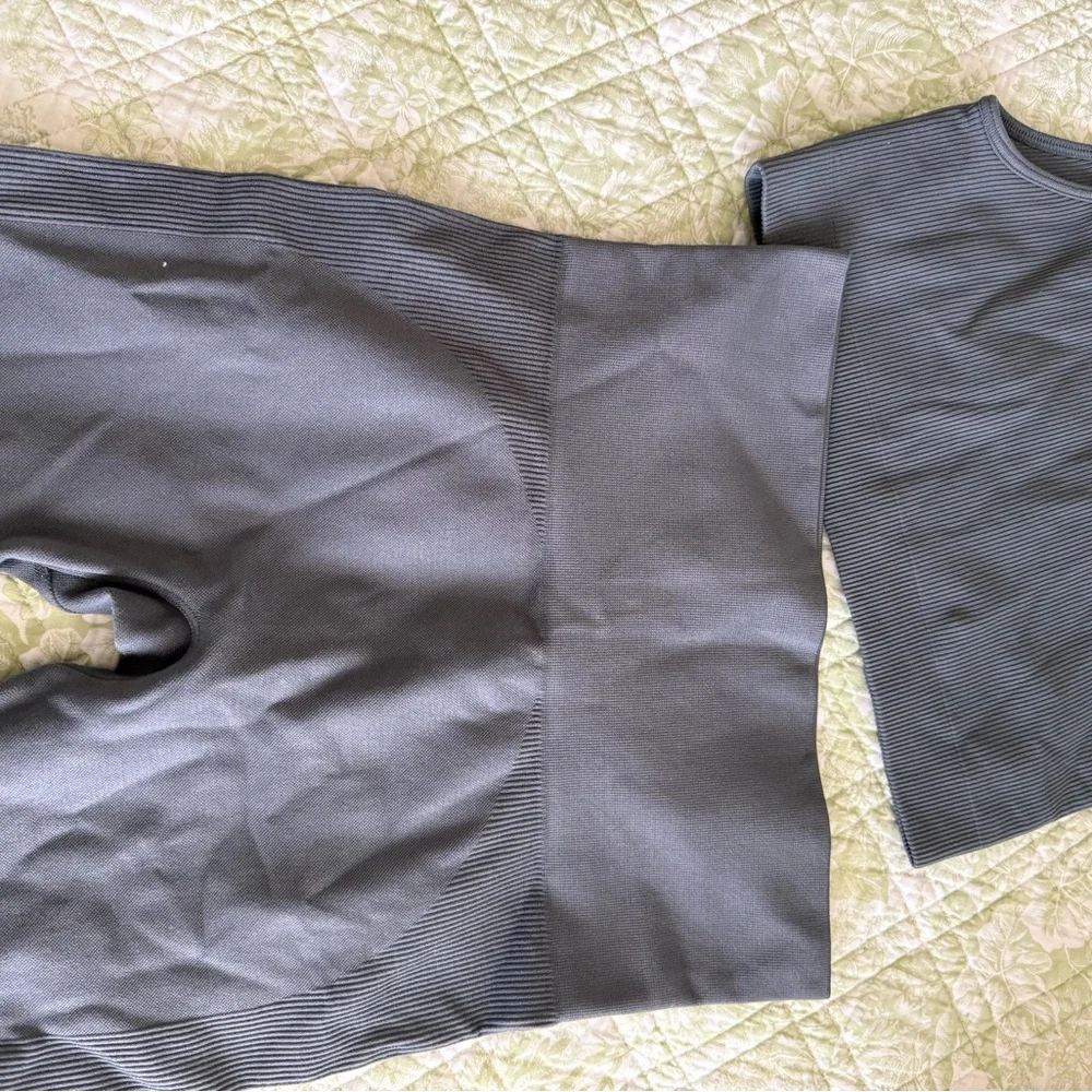 SET Active blue gray Ribbed Set - Picture 3 of 3